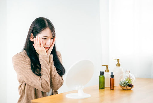 【薬学博士監修】暑いと顔が赤くなる!どうすれば治るの?【大人の場合】